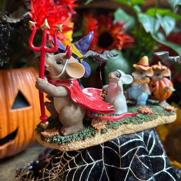 Charming Tails HALLOWEEN “We’re a Kooky Spooky Family” (85/119) - Picture 8 of 12